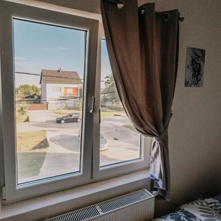 Apartmani Tea I Toni Gradiste エクステリア 写真