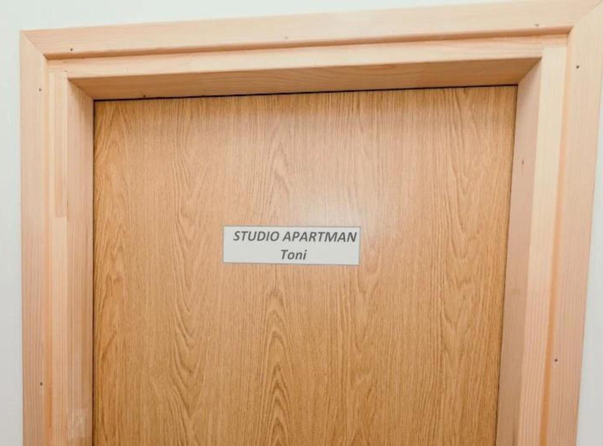 Apartmani Tea I Toni Gradiste エクステリア 写真