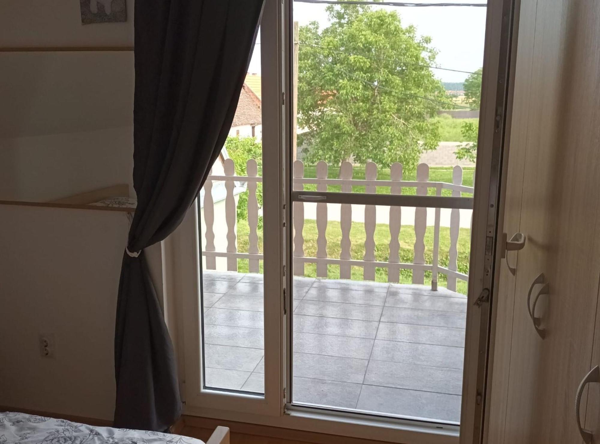 Apartmani Tea I Toni Gradiste エクステリア 写真