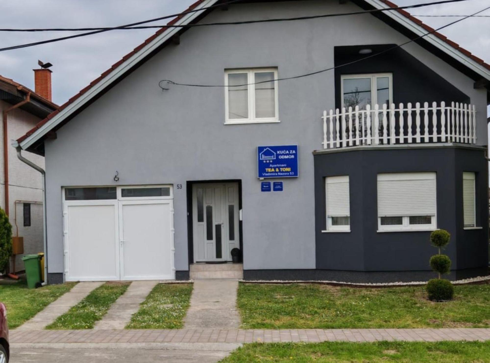 Apartmani Tea I Toni Gradiste エクステリア 写真